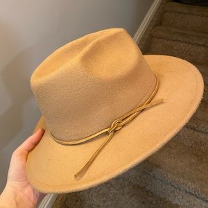 Like-New Shop Stevie Tan Flat Brim Hat